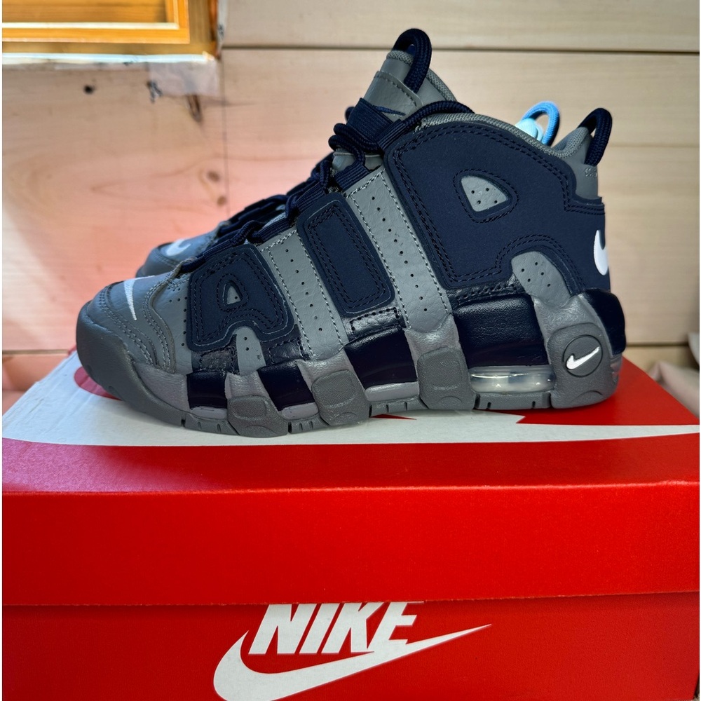 NWT Nike Air More Uptempo YOUTH 2 Blue and Grey